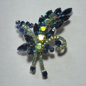 Vintage Juliana D&E Brooch Blue Green AB Coated Rhinestone Leaf Bouquet *READ*